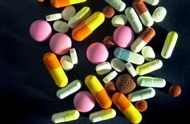 Vezetnek a vitaminok és a fájdalomcsillapítók