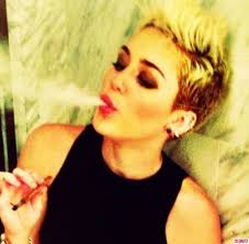Miley Cirus bevallotta, hogy meleg