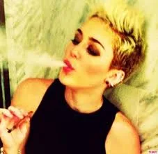 Miley Cirus bevallotta, hogy meleg