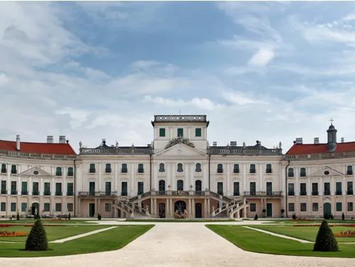 Családi időutazás Eszterházára