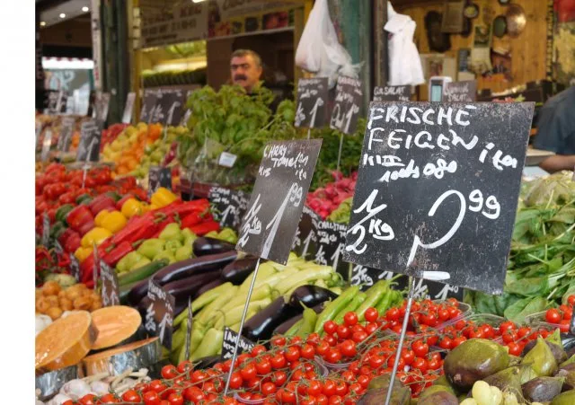 Bécs, Naschmarkt: biosarok, textilszatyor és piac-alkalmazás