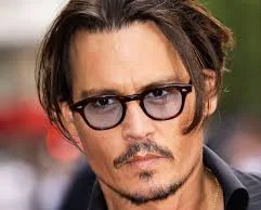 Depp fekete miséje