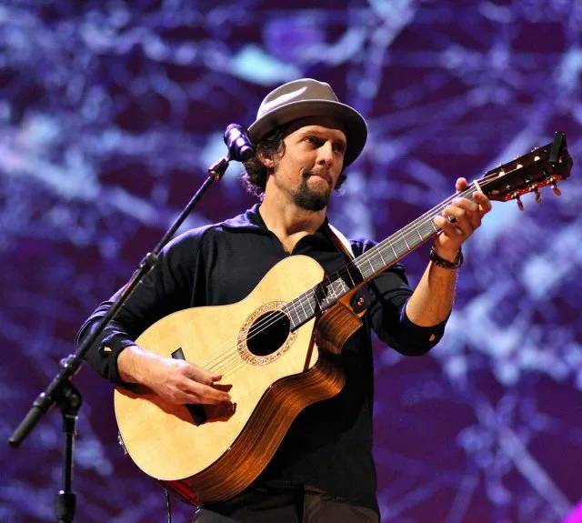 Jason Mraz első, különleges hangulatú szólóestje Budapesten