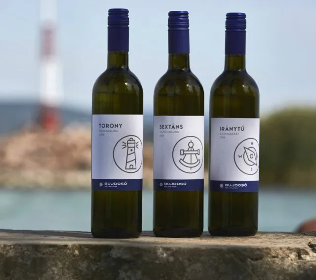 Balaton és vitorlázás az új Bujdosó-címkéken is