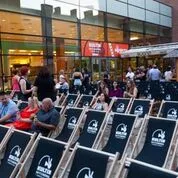Szabadtéri mozivá alakult a Corvin Plaza tetőterasza