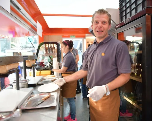 Jupiter, a világ első food truckja, amit fogyatékos emberek üzemeltetnek