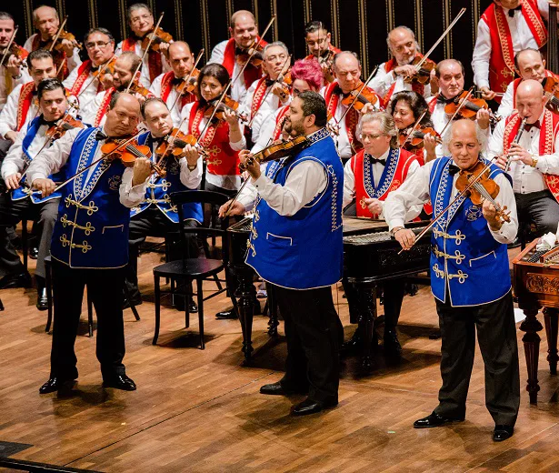 100 tagú cigányzenekar: 35 éves jubileumi koncert