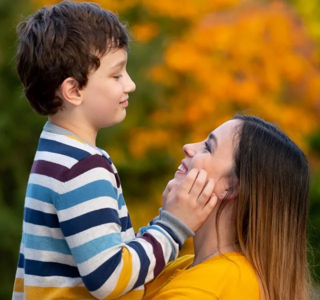 Egy autista kisfiú határtalanul tud szeretni