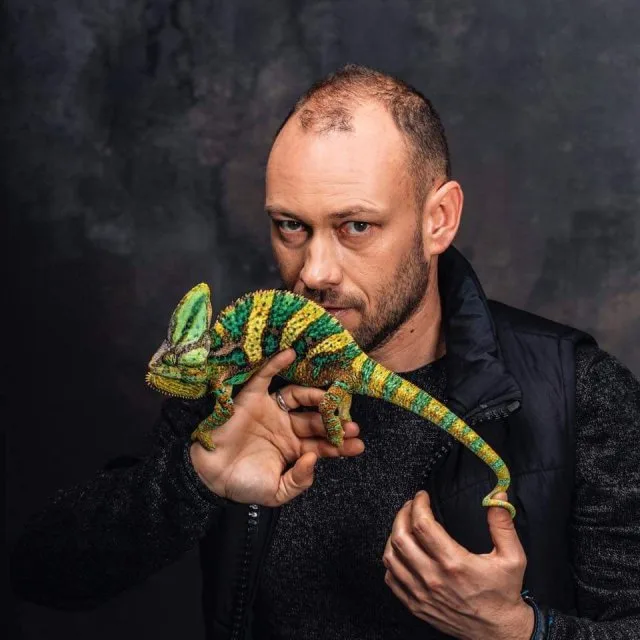Amíg a vadállatokat kiszabadította, ő a drog fogságába került