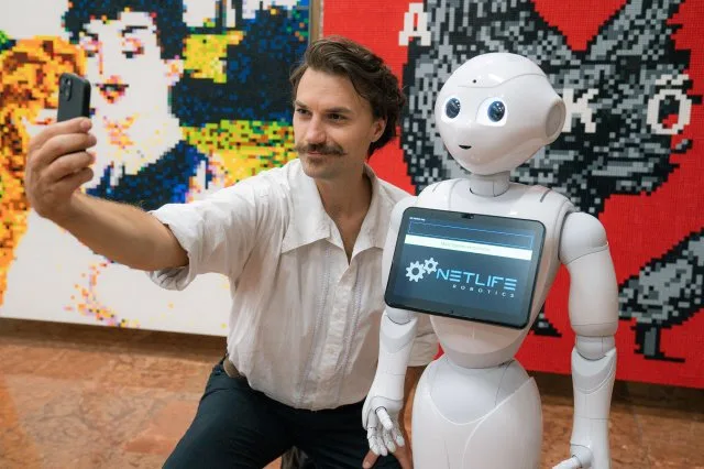 Munkába állt az első önkormányzati humanoid robot Bács-Kiskunban
