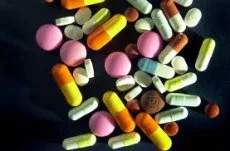 Vezetnek a vitaminok és a fájdalomcsillapítók