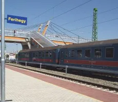 Vonattal Ferihegyre
