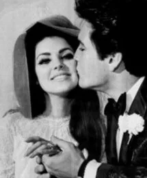 Priscilla Presley megszólalt a budapesti Elvis szobor ügyében