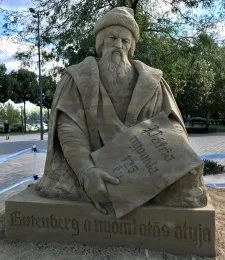 125 éve hozza a papírformát