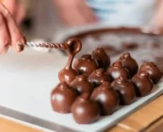 Hogyan készül a konyakmeggy?