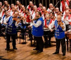 100 tagú cigányzenekar: 35 éves jubileumi koncert